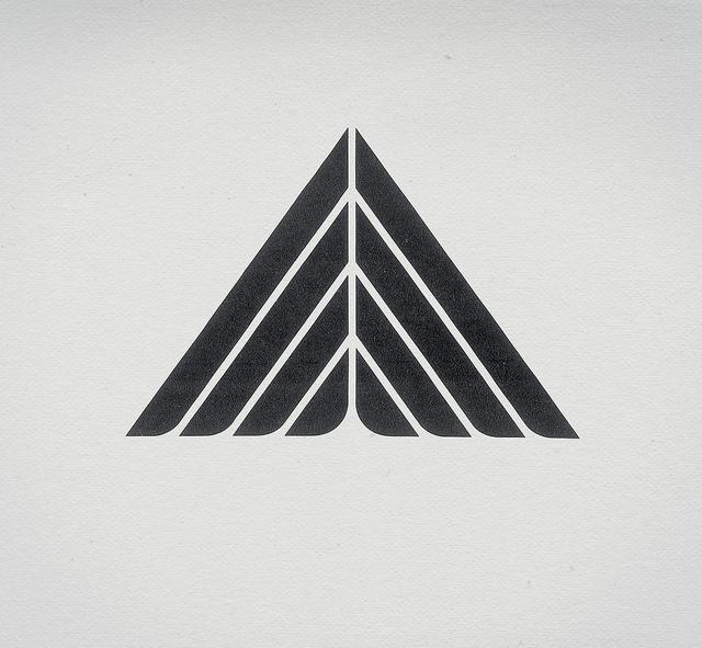 20 Symmetrical Logo Designs